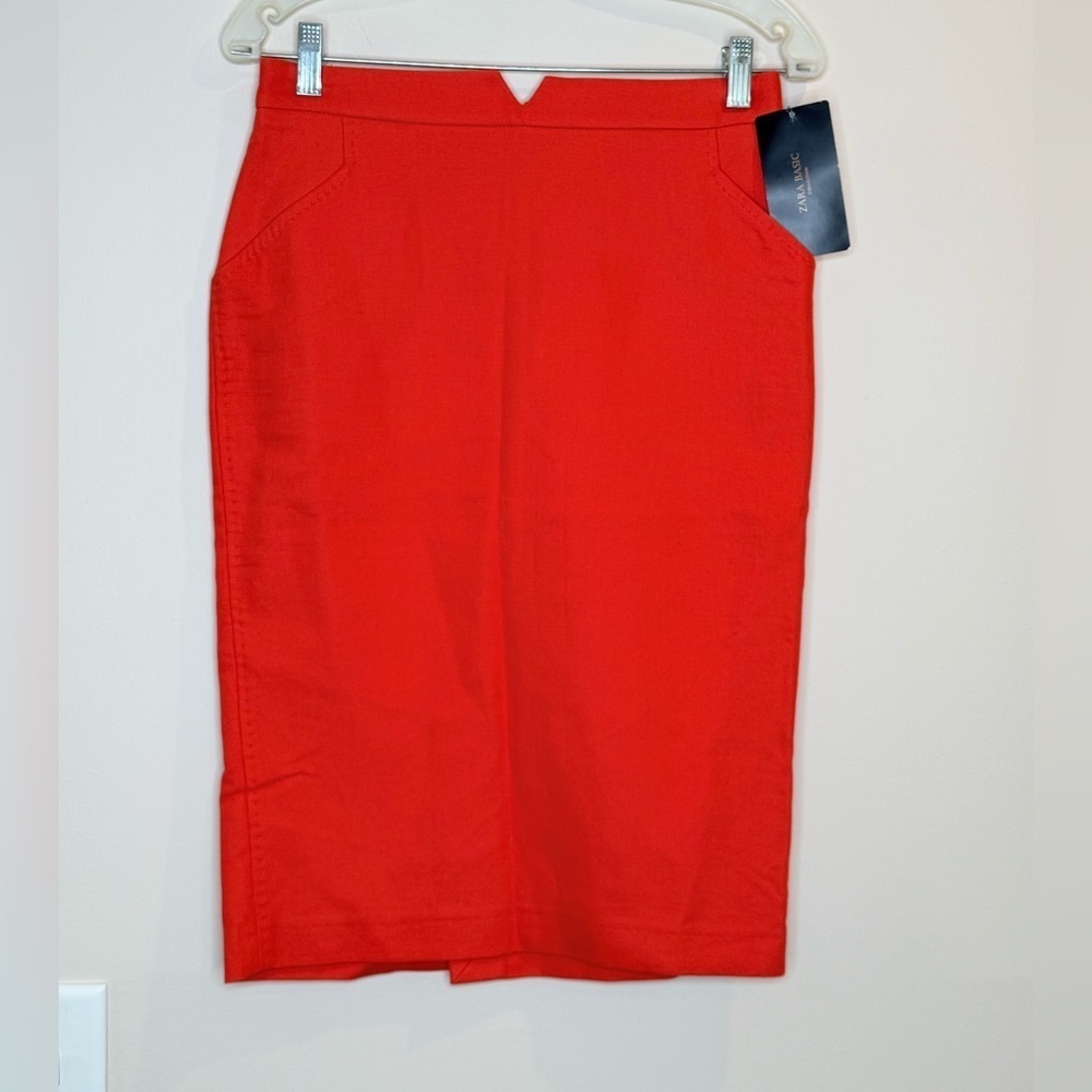 🔥NWT Zara Basic Red Pencil Skirt🔥
